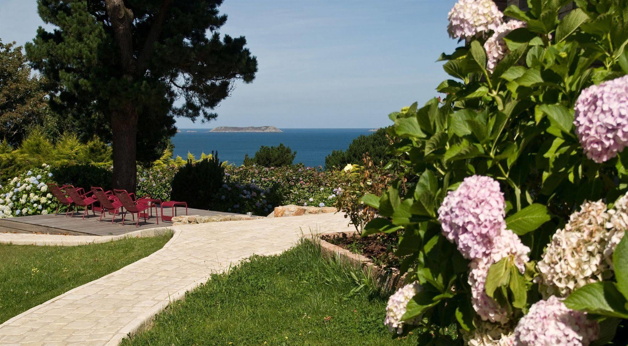 Hotel Les Costans, The Originals Relais Perros-Guirec Exterior foto